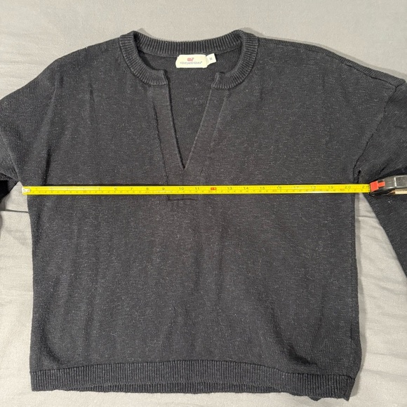 Vineyard Vines Charcoal Gray V-Neck Knit Sweater | Size M - Picture 6 of 9
